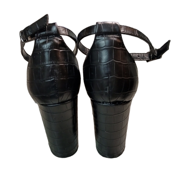 CUTE Sandals with Heels EUC size 9 - Picture 5 of 6